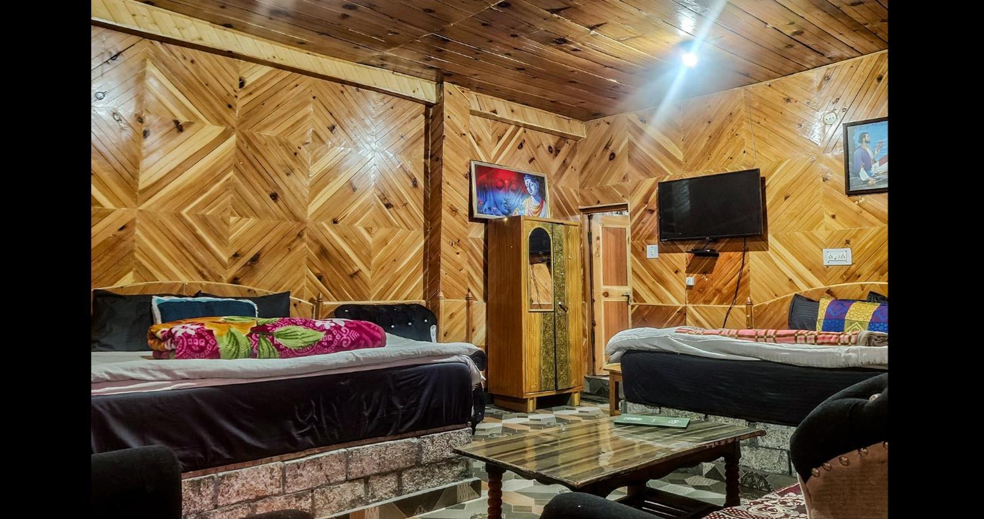 Eyesky, Tosh Hotel Kültér fotó
