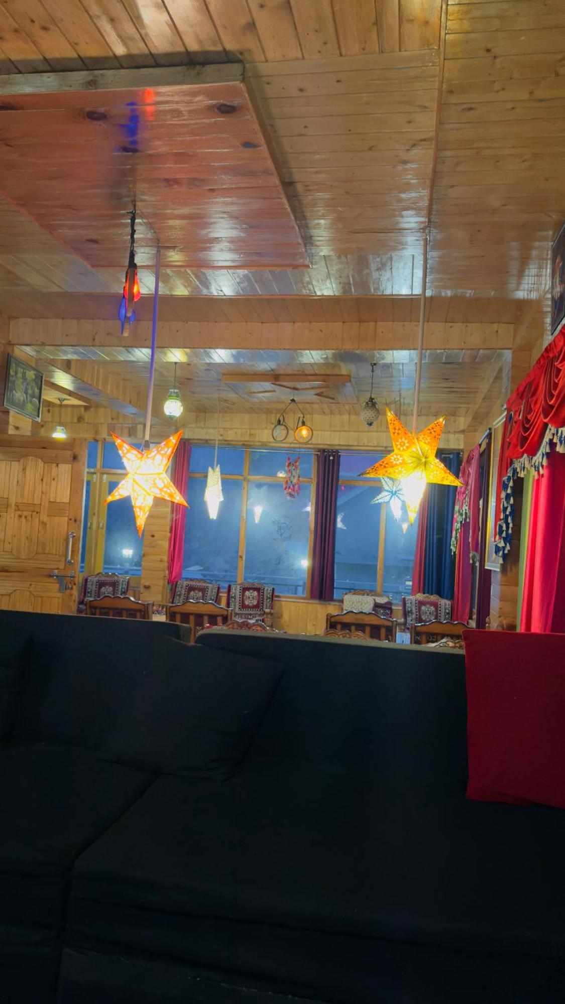 Eyesky, Tosh Hotel Kültér fotó